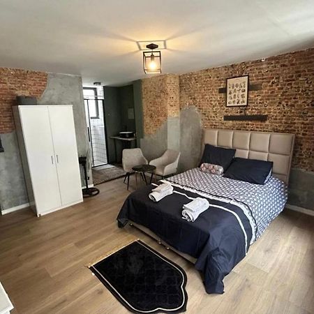 Cosy Room In Antwerp City Buitenkant foto