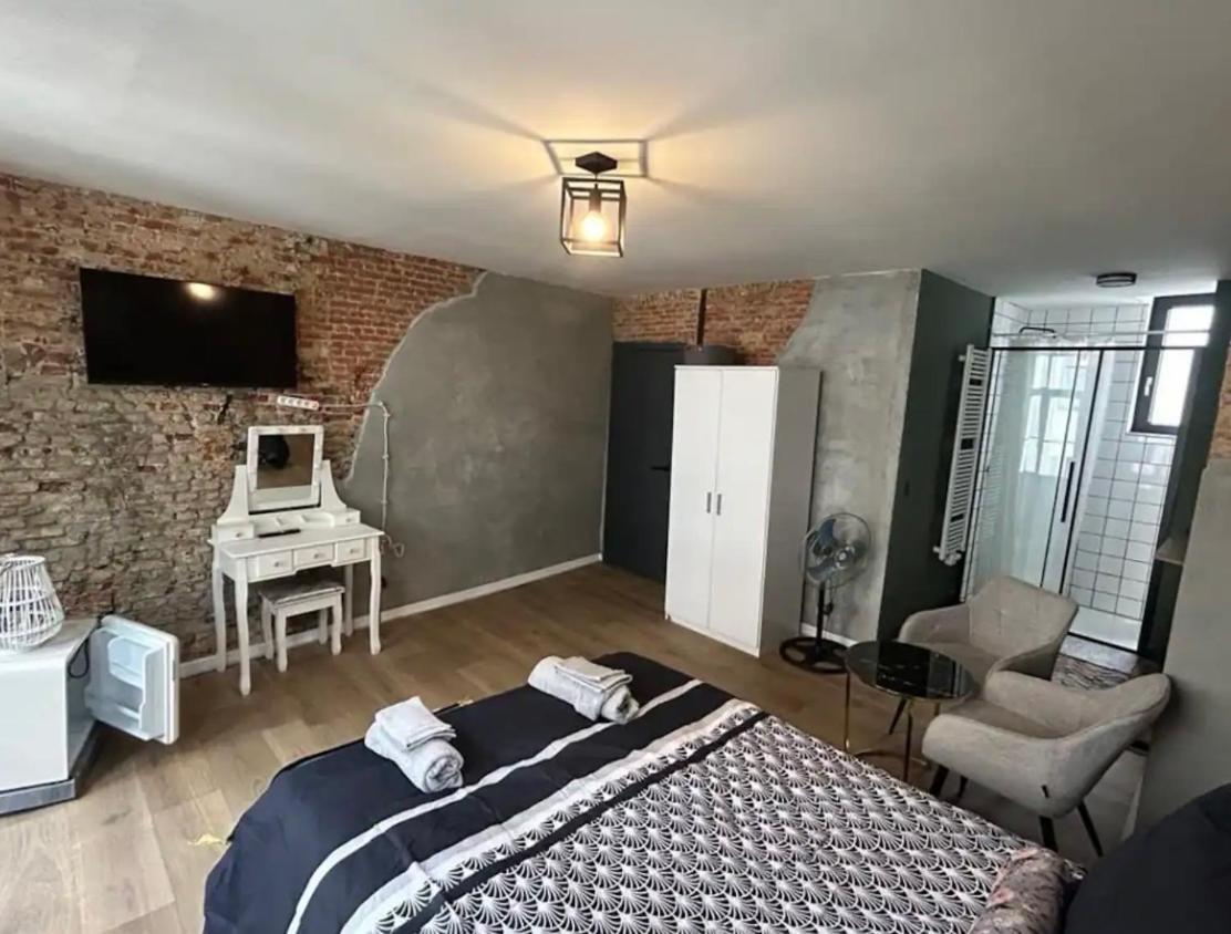 Cosy Room In Antwerp City Buitenkant foto